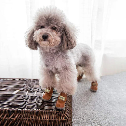 Stylische Hundeschneestiefel Im Lederdesign Für Kalte Tage