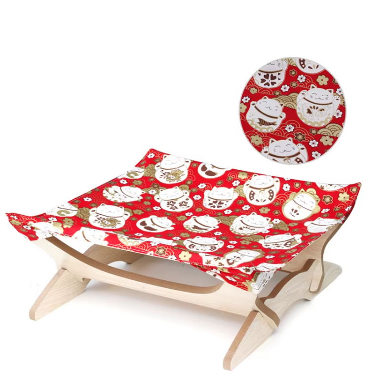 Bunte Katzenliege aus Holz mit Stoffbezug – Komfortabler Ruheplatz für Katzen