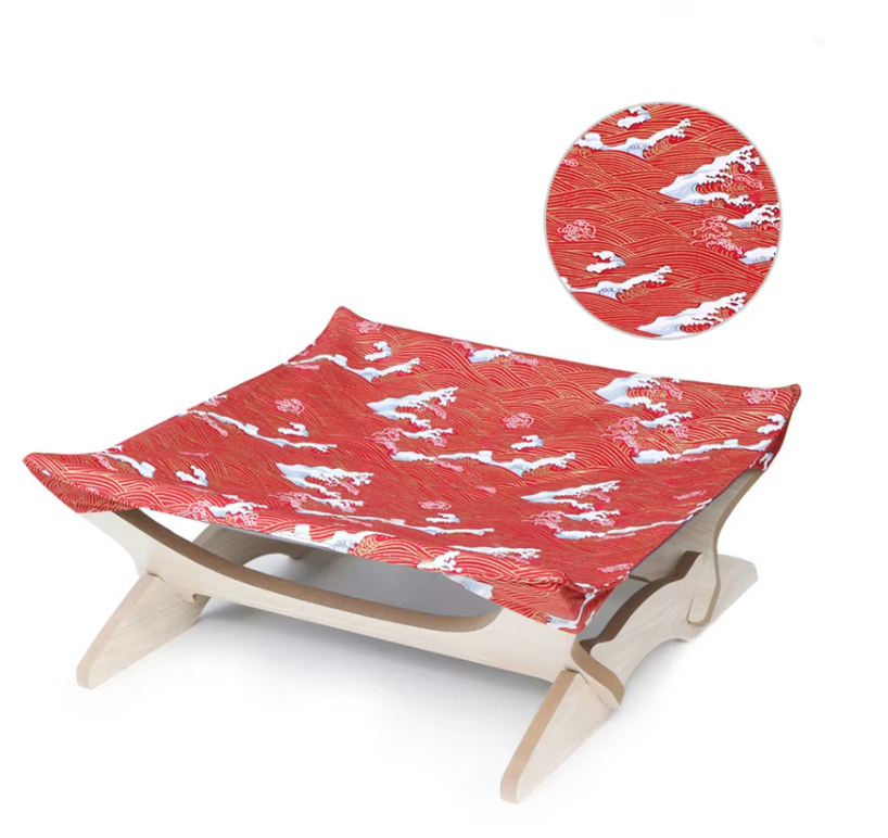 Bunte Katzenliege aus Holz mit Stoffbezug – Komfortabler Ruheplatz für Katzen