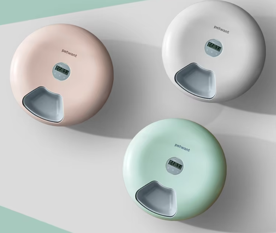 Automatischer Futternapf für Haustiere – Digitale Futterdispensierung In Verschiedenen Farben