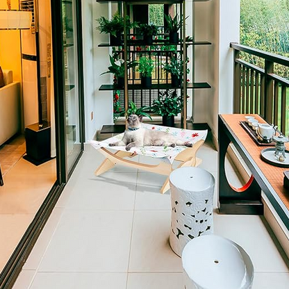 Bunte Katzenliege aus Holz mit Stoffbezug – Komfortabler Ruheplatz für Katzen