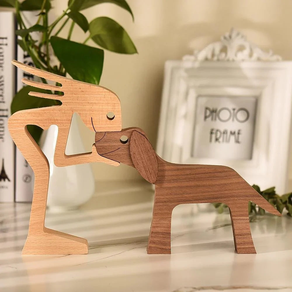 Elegante Hundeskulptur aus Holz