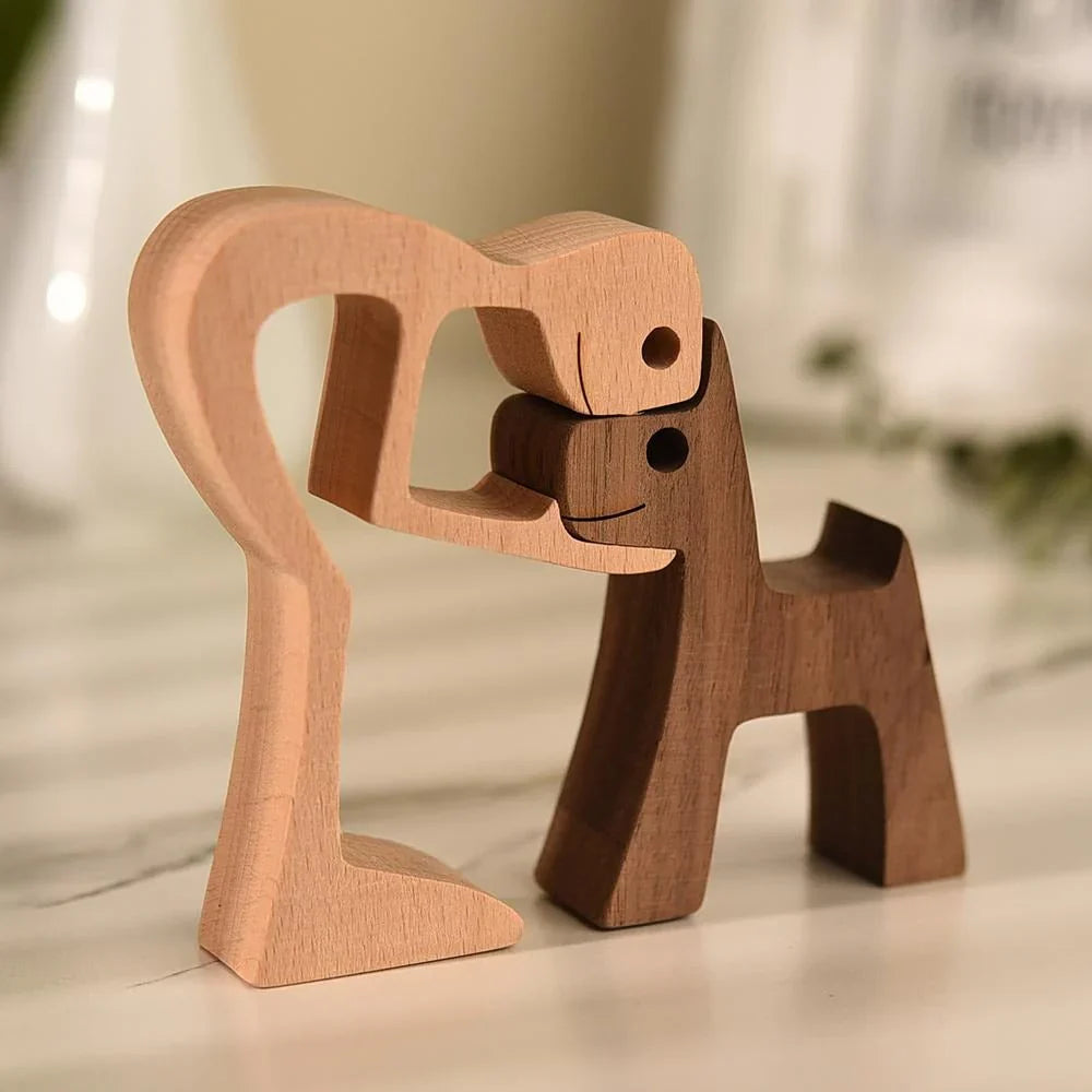 Elegante Hundeskulptur aus Holz